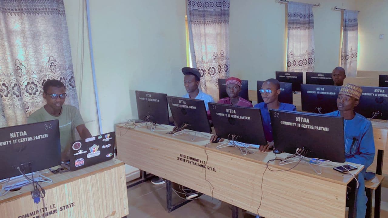 Students and facilitators during a GeekInk learning event